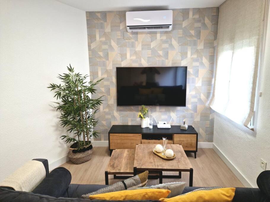 Ferienwohnung Apartamento Plaza Cervantes Jaén Exterior foto