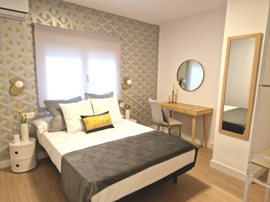Ferienwohnung Apartamento Plaza Cervantes Jaén Exterior foto